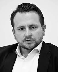 Odwlekanie wypłat wynagrodzeń prokuratorom generuje dodatkowe koszty dla  Skarbu Państwa