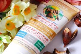 An allergic reaction to sunscreen, known as allergic contact dermatitis, affects less than 1% of the population. What Can I Do If I M Allergic To Sunscreen Beautiful With Brains