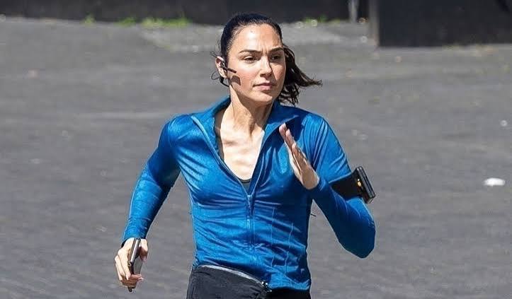 Gal Gadot Celebrates Her 40th Birthday by Filming Action-Packed Running  Scenes for New Movie 'The Runner' - Just Jared - Celebrity News and Gossip  | Entertainment