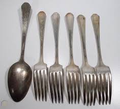 See more ideas about antiques, antique knowledge, flatware patterns. Vintage 1931 6pc Wm Rogers Son Paris Pattern Silverplate Dinner Forks Spoon 1784872225
