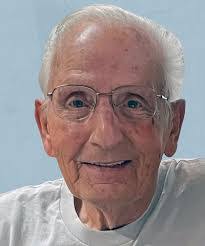 Eric Hoh's Instagram, Twitter & Facebook