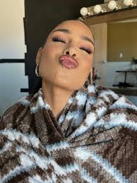 Stepping out & lookin good while doing it with @_danaisaiah. 🤍 Grateful to  still make music that resonates. Thank you for the nomination, @BET! Hair:  @lovetaije Makeup: @kimoramulan (Shout out to @giorgioarmani