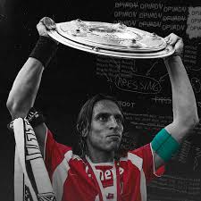 The club is best known for its football team which is currently part of germany's first division bundesliga. Jungen Wilden Vfb Stuttgart S Glorious Wild Youth Breaking The Lines