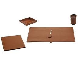 Pineider 1949 leather executive desk pad sets are handmade in expensive italian calfskin with chrome hardware both of which are the signifying marks of this famous and classic men?s collection. Bonded Leather Desk Set Aristotele 5 Pz By Limac Design Firestyle