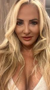 Denise Casale's Instagram, Twitter & Facebook