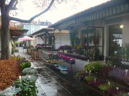 Elizabethmarkt Nel Cuore Di Schwabing E Uno Dei 4 Mercati Stabili Di Monaco Non E Cosi Affollato Ne Cosi Vivace Come Il Viktualien Baviera Monaco Munich