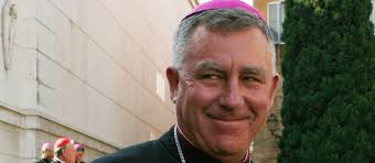 Erzbischof will keine Priestertitel mehr verwenden