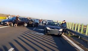 Pe anumite tronsoane se circulă în coloană, scrie mediafax. Accidente In LanÈ Pe Autostrada Soarelui Cinci MaÈini Au Fost Implicate Intr Un Carambol Gandul