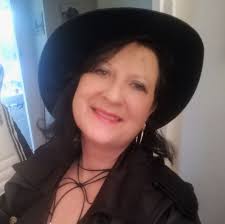 Mona Baum's Instagram, Twitter & Facebook