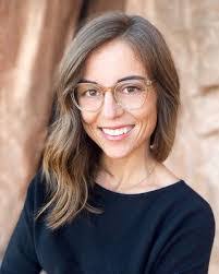 Erin Ellington's Instagram, Twitter & Facebook