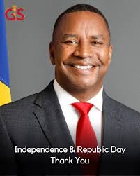 Margaret Headley (left), receives the prize for private residences