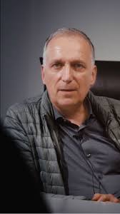 Ich habe einen neuen Job und arbeite jetzt als Berater Mobility Services…