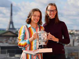 Ga świątek, despite her years, has already been on a long and arduous road. Iga Swiatek Na Przepieknych Zdjeciach Z Paryza Jest Tez Siostra Mistrzyni French Open Eska Pl