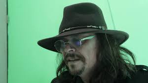 Desde su escondite nuestro director Julio Alberto Rubio, nos dice.