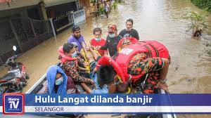Ikuti video perkongsian pengalaman dan luahan hati mangsa banjir di hulu langat yang berlaku pada 4 november lalu. 400 Rumah Di Hulu Langat Dilanda Banjir Youtube