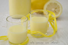 Come preparare una squisita crema di limoncello? Crema Di Limoncello In Cucina Con Mara Limoncello Ricette Liquori