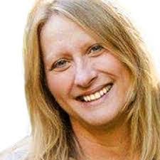 Sheri Gillett's Instagram, Twitter & Facebook