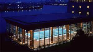 Canary riverside is located in the heart of the canary wharf estate and was featured in the james bond film, skyfall. © andy carver 2013. Four Seasons Hotel London At Canary Wharf London Uk Bond Lifestyle