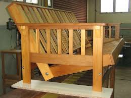 Cama De Dos Plazas Y Media De Algarrobo Como Construir Un Futon Paso A Paso Construir Un Sofa Futones Sillon De Madera