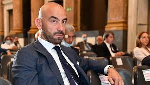L'infettivologo del san martino di genova ha puntato il dito contro il primario dell&rsq. Rischio Quarta Ondata La Soluzione Di Bassetti Per I Non Vaccinati Virgilionotizie