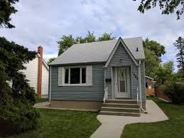 If variety of color is your main concern, then you will be happy with the choices offered by certainteed's landmark shingle. Agassiz Roofing Certainteed Landmark Silver Birch Agassiz Roofing