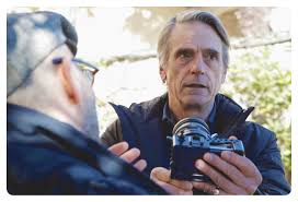 The relationship between ed, a married astronomer and amy, his lover, who spend their years apart, is based only on phone calls and texts. La Corrispondenza 2016 Tornatore Recensione Quinlan It