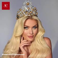 NOS ENCANTAN ESTAS IMÁGENES DE LA ACTUAL MISS UNIVERSO 2024, BAJO EL EL  LENTE DE FADIL BERISHA., @losarchivosdelacorona @victoriaakjaer,  www.losarchivosdelacorona.com, #losarchivosdelacorona ...