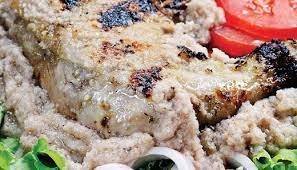 500 gr ayam (pake ayam kampung lbh enak), 1 kotak santan instan, air asam, 3 lmbr daun jeruk, 1 lmbr daun salam, secukupnya gula merah, garam, 8 siung bawang merah, 3 siung bawang putih, 5 buah cabe merah besar, 2 cm kunyit, 2 cm jahe, 1 batang serai, beras, santan, daun jeruk. Resepi Ayam Percik Putih Kelantan Dunia Belajar