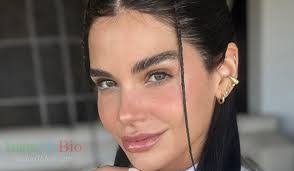 Stephany Gonzalez's Instagram, Twitter & Facebook