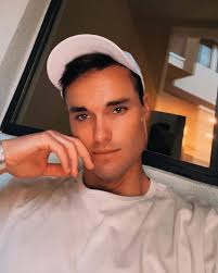 Chad Zachery Chavez (@chadzachary_42) • Instagram photos and videos