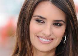 10 Beautiful Women With Big Noses Penelope Cruz Big Nose Beauty Big Noses