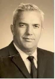 Robert Moldenhauer's Instagram, Twitter & Facebook