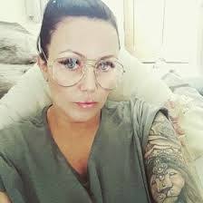 Leanne Dale's Instagram, Twitter & Facebook