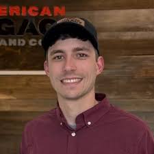 Who specializes in acreages in Central Iowa?