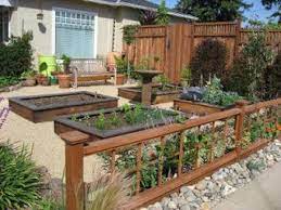 The Green Phone Booth Edible Exhibitionism Backyard Fences Vertical Vegetable Gardens Backyard Landscaping