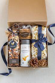 For the snack connoisseur on your list, our food gift baskets featuring artisan meats and crackers, roasted nuts, or gourmet european specialties are a wonderful selection. 820 Hampers Ideas Gifts Diy Gifts Gift Baskets