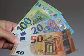 Vă rugăm să ajutați la îmbunătăţirea textului de pe acest. Bancherul Pot Trimite Euro Intr Un Cont In Lei La O Banca Din Romania