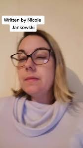 Nicole Roznowski's Instagram, Twitter & Facebook