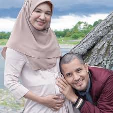 The controversial case of datuk aliff syukri allegedly abusing his adopted daughter ameenah alip syah has finally reached its conclusion! Ds Aliff Syukri Dedah Ada Rumah Di Pavilion Yang Berharga Berjuta Juta Beli Pakai Duit Kwsp Soya Lemon