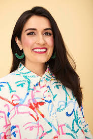 Farrah Bennett's Instagram, Twitter & Facebook