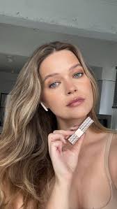 Obsessed with this shade ❤️‍🔥, 199A , #valentinospikediscobalm ,  @valentino.beauty @sephora , #giftedbyvalentinobeauty