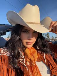 Asi quedó mi decoración navideña exterior😍