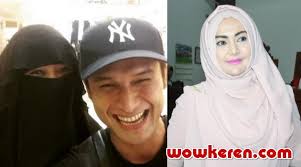 Kabar duka tersebut disampaikan oleh sahabat, soraya abdullah, pipik dian irawati alias umi pipik. Ini Respon Eddies Adelia Usai Indra L Bruggman Bantah Nikahi Soraya Abdullah