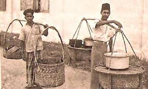 Nasi kandar melayu terbaik terletak di jalan junjung, baru beroperasi dalam setahun. Benarkah Nasi Kandar Asalnya Adalah Makanan Buruh