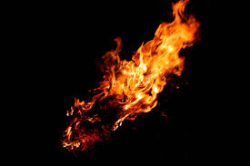 Перевод слова fire, американское и британское произношение, транскрипция, словосочетания, однокоренные слова, примеры использования. Fireballs To Now Prevent Fire In Closed Premises