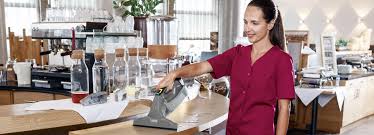 Für ihr bauvorhaben finden sie bestimmt auch alles zubehör für diese produkte auf miet24. Fenster Und Oberflachensauger Karcher