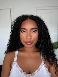 Hi everyone, I'm Savannah, the owner of Faced Artistry! 🫶🏼 I'm a  traveling bridal hair and makeup artist based in Bend, OR and am currently  booking weddings for 2025! I specialize in