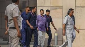 तिहाड़ जेल में बंद CM केजरीवाल के लिए बना मेडिकल बोर्ड, AIIMS के 5 डॉक्टर  करेंगे हेल्थ चेकअप - delhi After court order medical board of 5 AIIMS  doctors formed to look