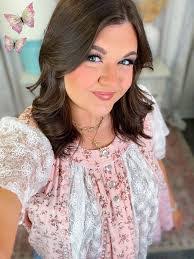 Maria Rochon's Instagram, Twitter & Facebook