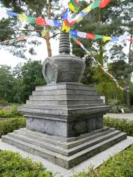 In zeiten von corona stehen die sicherheit und die gesundheit unserer gäste und unseres personals an erster. Stupa Bremen Botanika Stupa Pilgern De